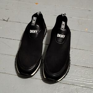 Women's slip on sneakers